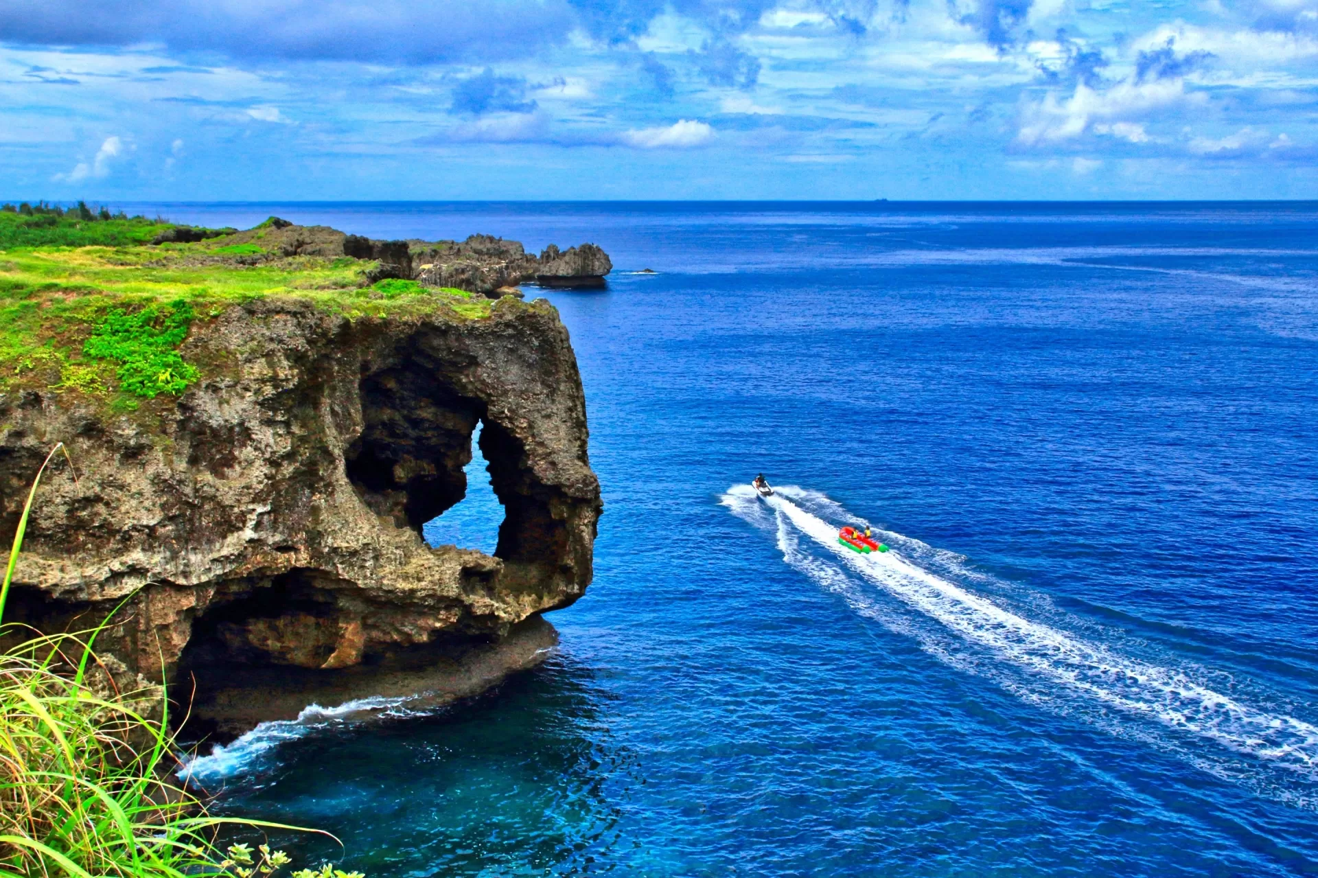 The elephant-trunk rock formation at Manzamo in Onna